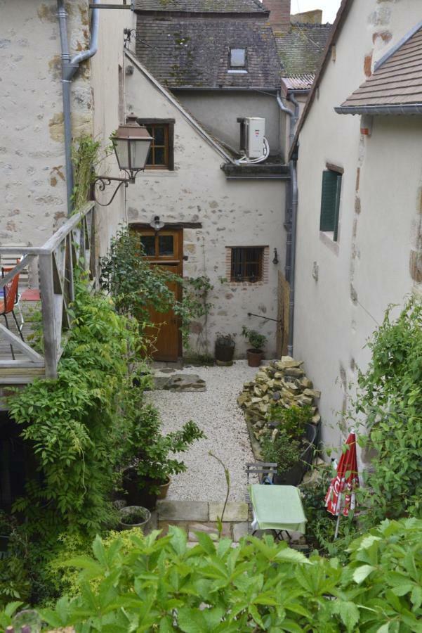Saint Sauveur Bed and Breakfast Hérisson Eksteriør billede